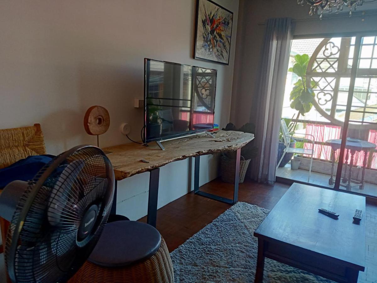 شقة 8Th House @ Center Of Chiangmai Old Town شيانغ ماي المظهر الخارجي الصورة